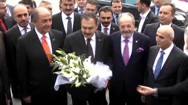 Eroğlu: Türkiye'de Bu Sene Bir Miktar Kurak Geçiyor Ancak Biz Tedbirimizi Aldık