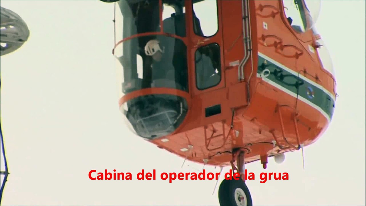 world's most powerful helicopter transporting energy towers in Canada