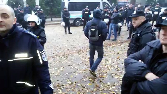 ABSURD! Policja zarzuca przeklinanie na meczu. POLICJANT- Ja nie pytam czy pan przeklinał...