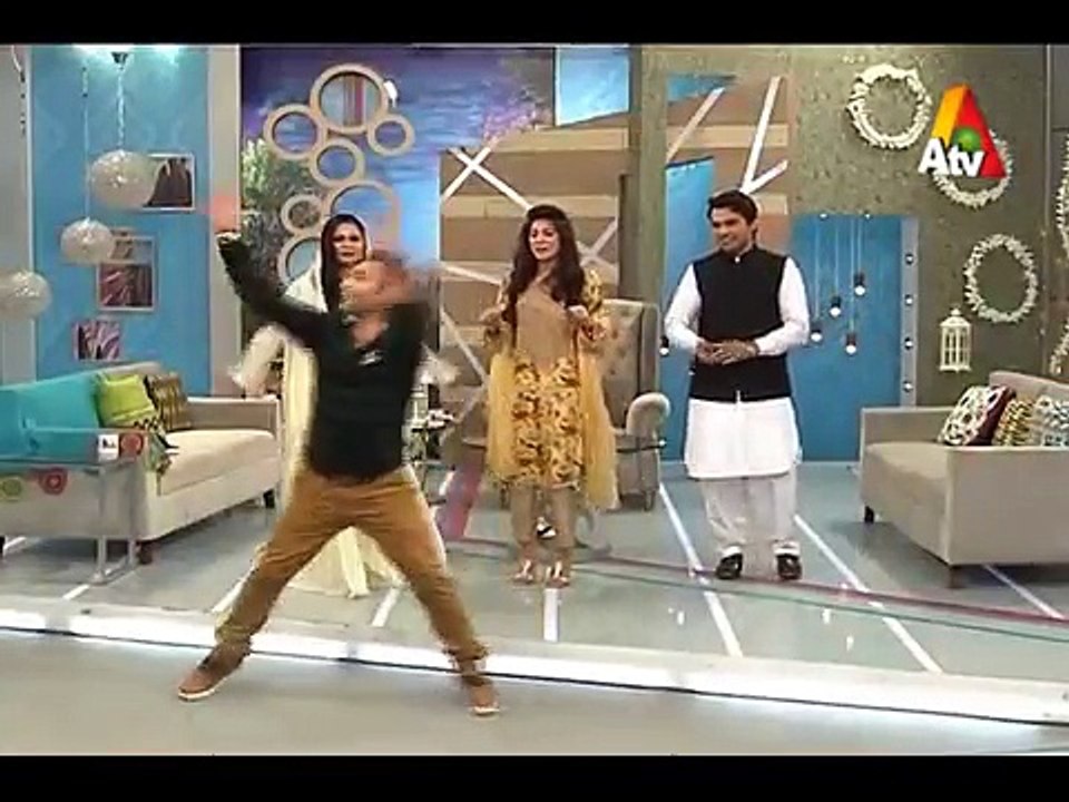 Dance on Badtamiz Dil on ATV-Veena Malik doing Zumba with Nasrullah Michel Ansari