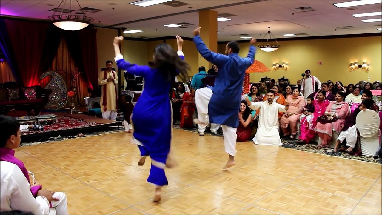 Pakistani mehndi dance, amazing performance