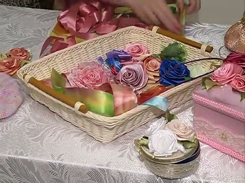 Как сделать розы из атласной ленты- К 8 марта! Вытворяшки