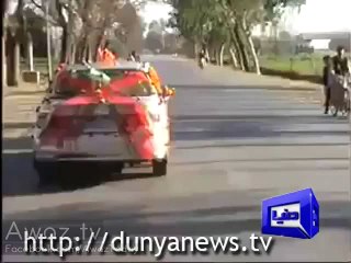 Newly weds meet road accident