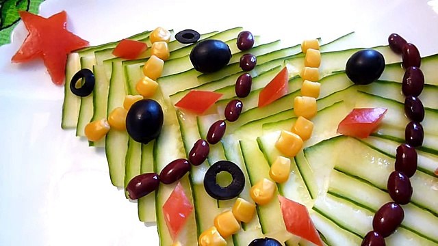 Елочки из овощей. Украшения из овощей. Как красиво оформить стол.Decoration of cucumber