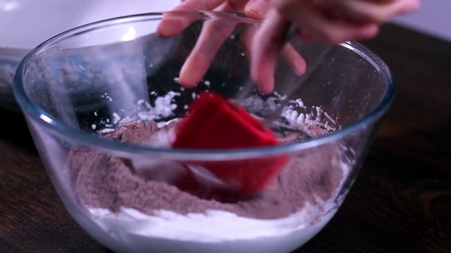 French Chocolate Macarons Recipe (1)