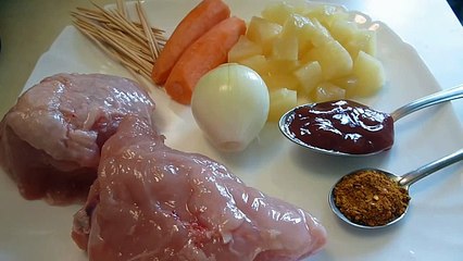 Вкусный шашлык с курицей и ананасом.  Мини-шашлычок