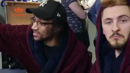 Leicester's Jamie Vardy gets a new FIFA 16 rating, he destroys his old card with a headbutt