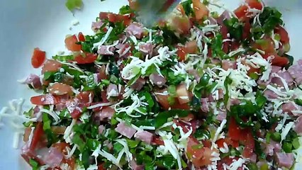 Лаваш с помидором,колбасой, сыром и зеленью