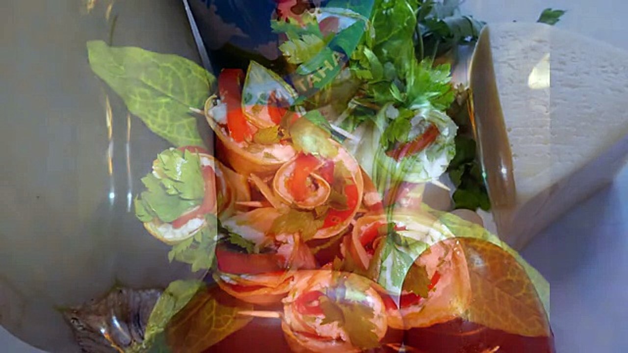 Рулетики из кабачков. Очень вкусно, быстро и легко. Закуска с помидорами и сыром
