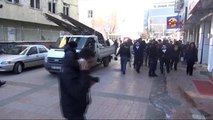 Van Polis, Hdp'nin 'Barış Çadırına' El Koydu