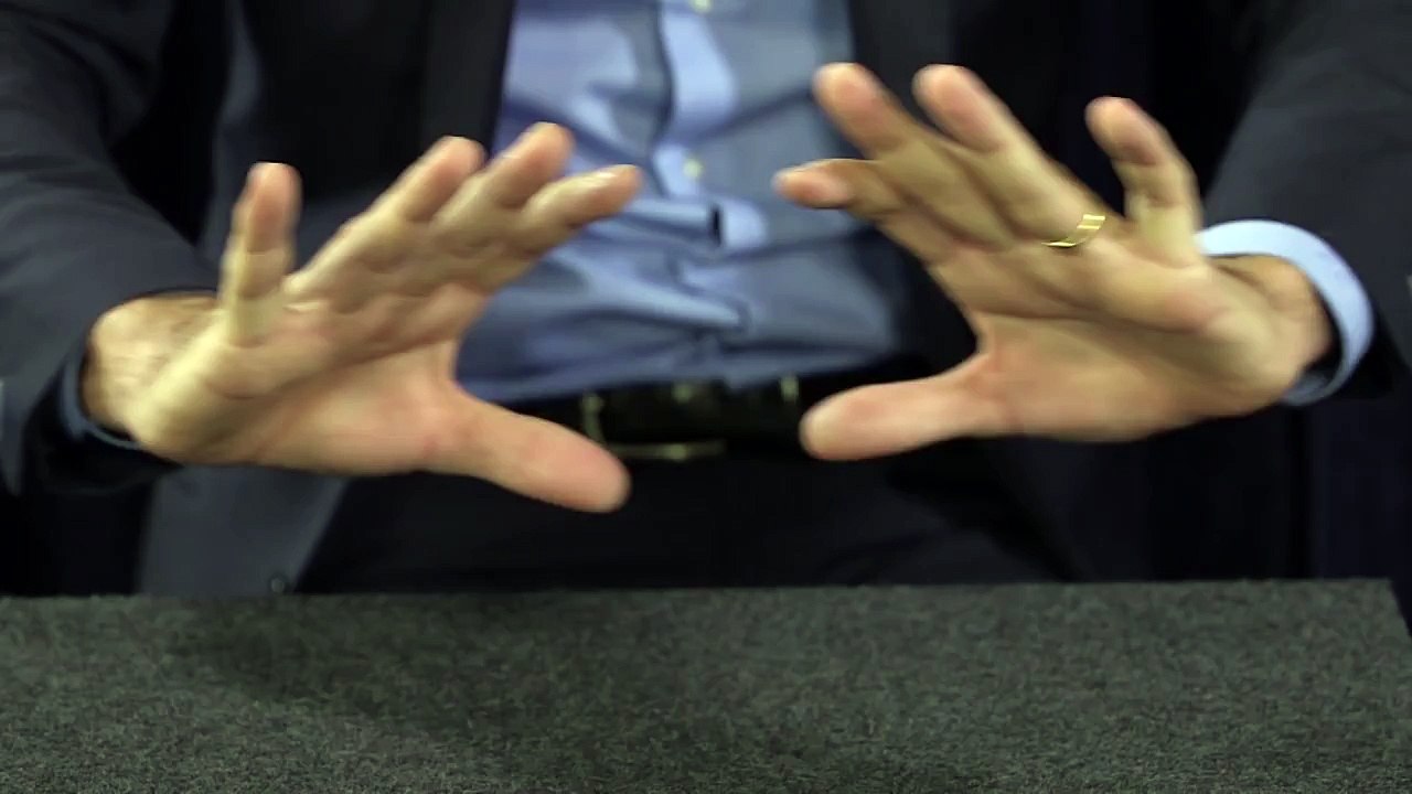 Un magicien vous révèle 3 super tours de magie avec des pièces de monnaie