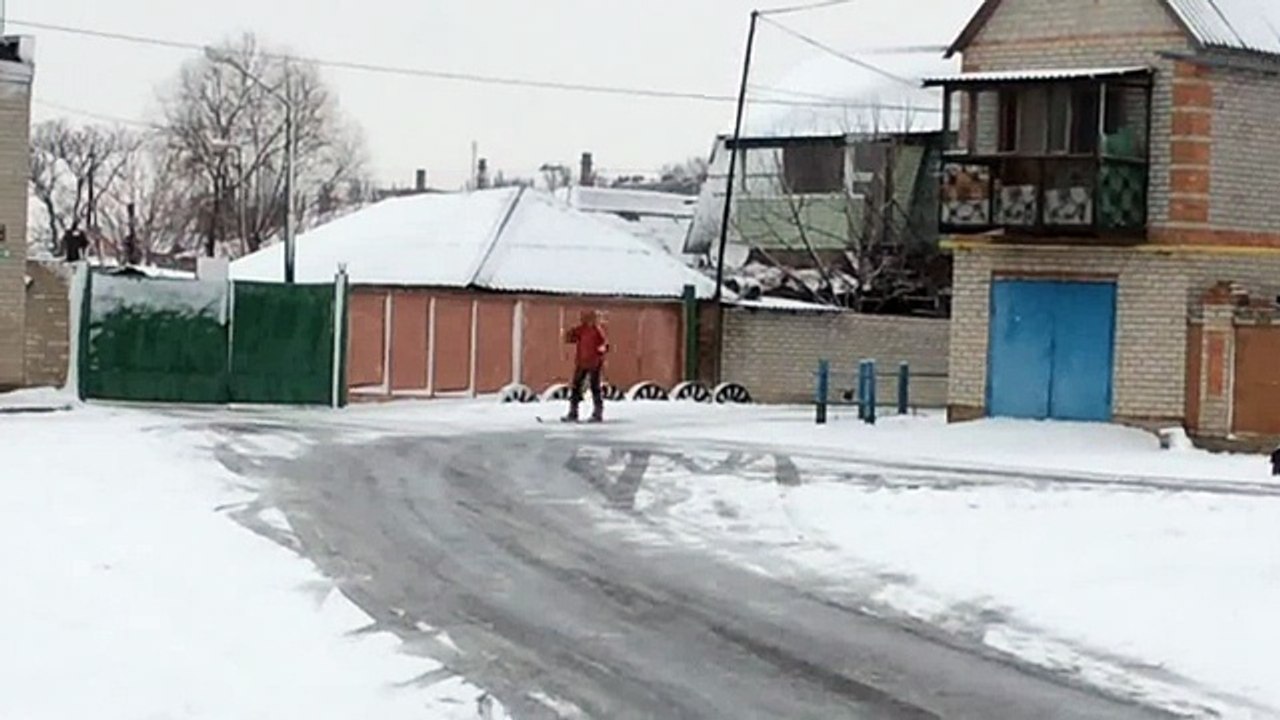 Зимой в Бердянске на лыжах с пропелером