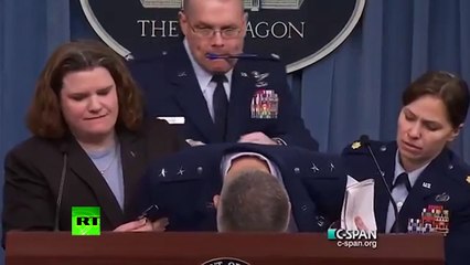 Air Force general faints at briefing on plane budget