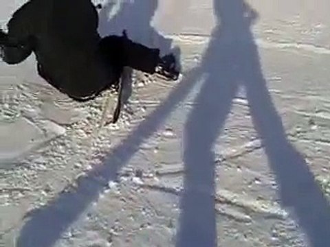 Пацан чуть не убился на лыжах