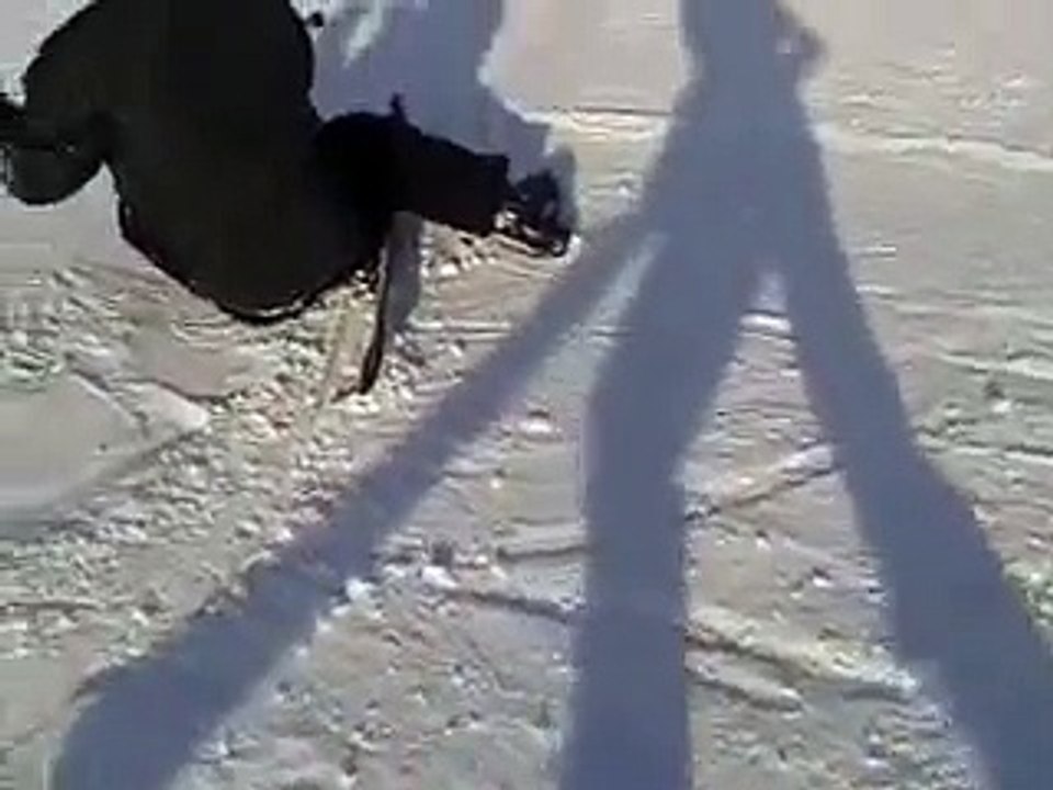 Пацан чуть не убился на лыжах