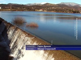 Nivo Borskog jezera iznad prelivne brane, 11. februar 2016. (RTV Bor)