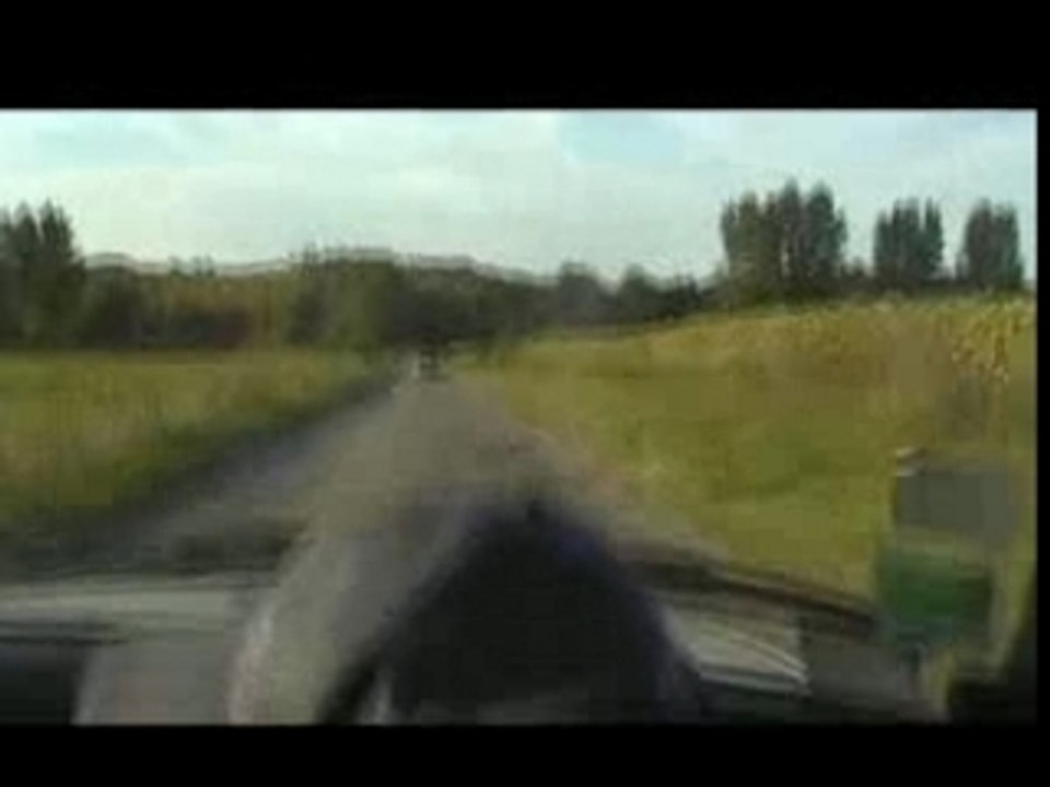 Poursuite voiture flics contre malfrats