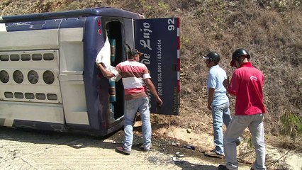 Heridos en club Huracán tras volcar su bus en Venezuela