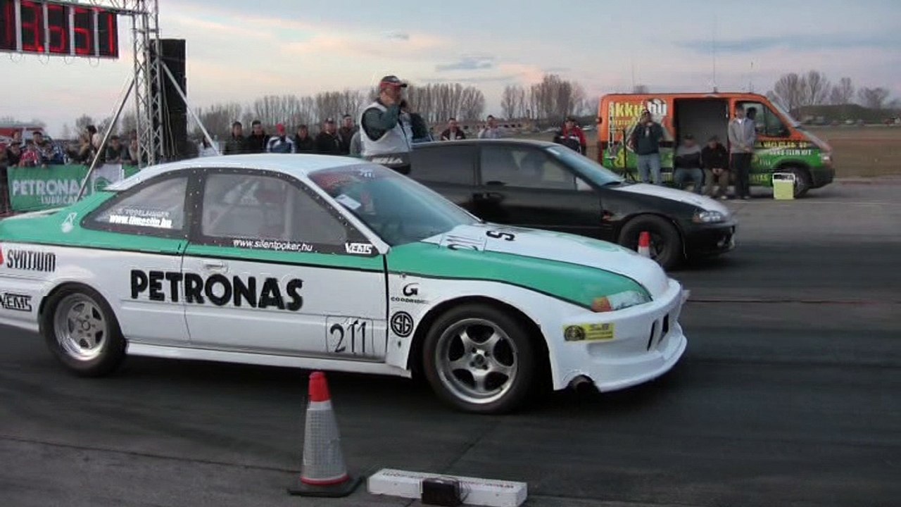 Petronas Honda Civic Turbo Vs. Honda Civic Turbo