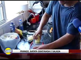 FRANGO, BATATA GRATINADA E SALADA