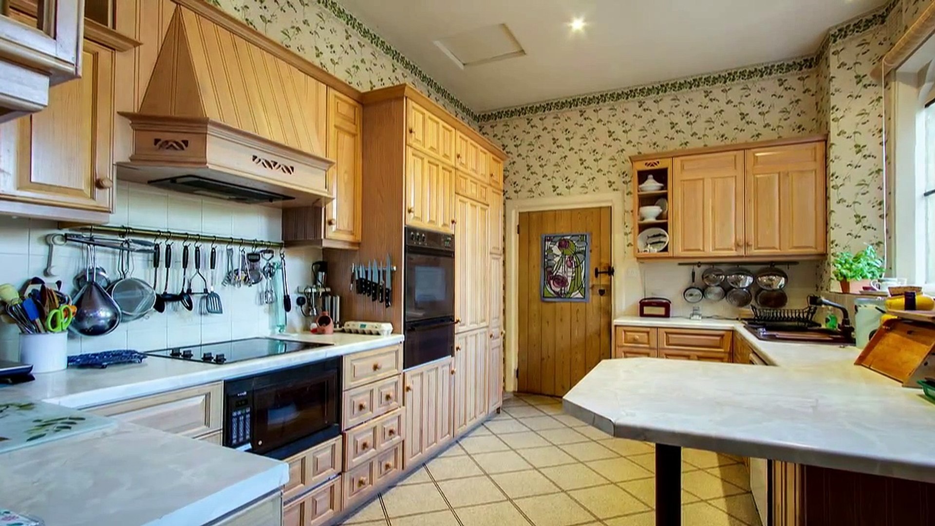 ⁣Обои для кухни