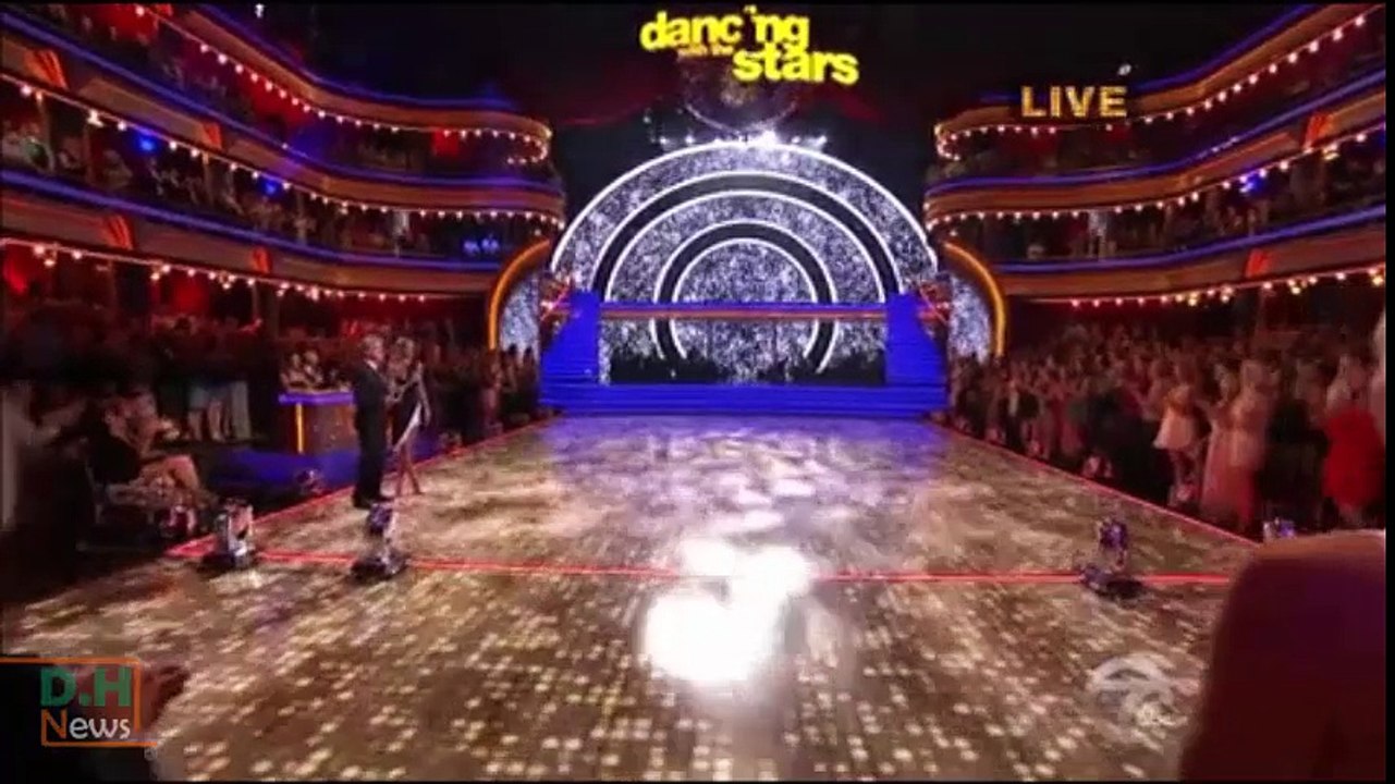 Introduction & Stars' entry - Week 3 - Season 1...