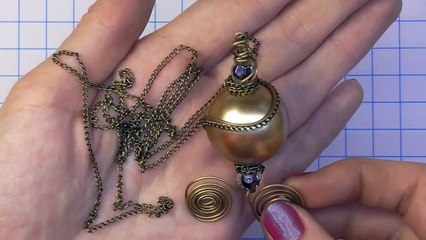 Необычный кулон из проволоки