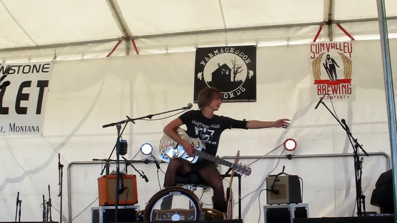 Molly Gene One Whoaman Band at Faramageddon