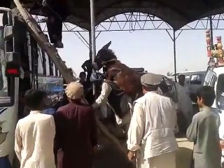 پٹھانوں کا کمال واہ بھئ واہ ۔ - What a performance‬