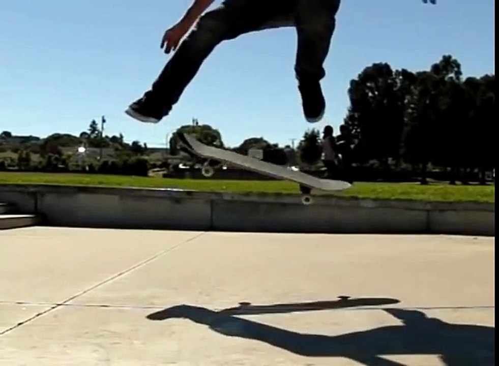 DOUBLE KICKFLIP SLOW MOTION