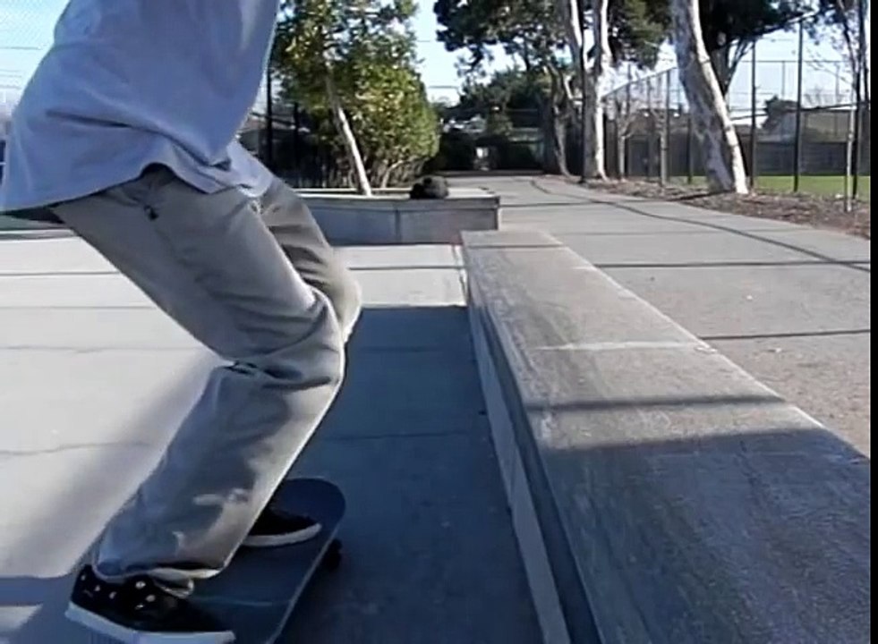 FRONTSIDE CROOKED GRIND SLOW MOTION