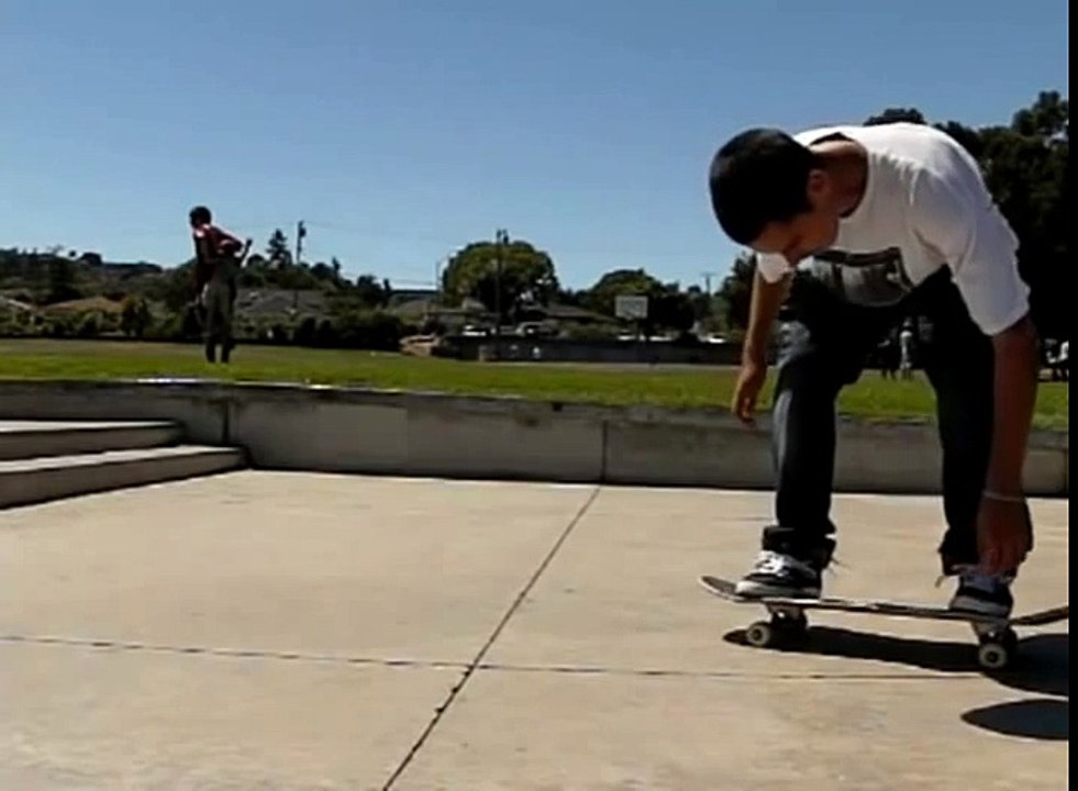 FAKIE FRONTSIDE FLIP SLOW MOTION