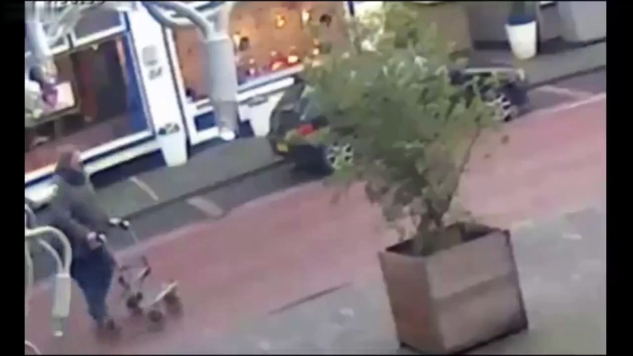 Old woman doesn\'t give a shit