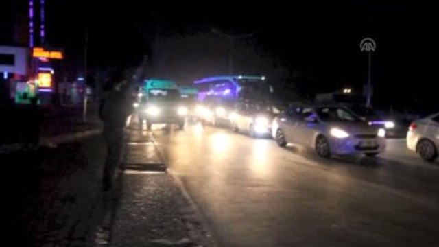 Otomobil, Zırhlı Polis Aracıyla Çarpıştı: 6 Yaralı