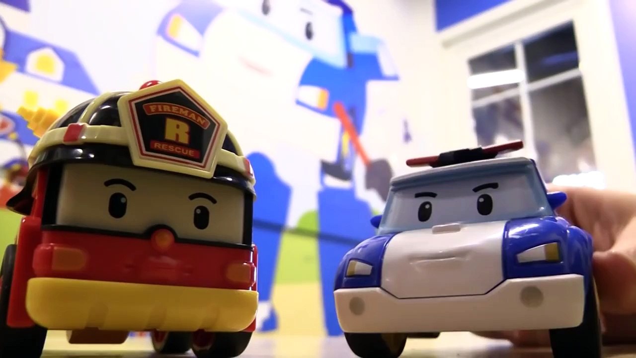 Робокар. Игрушки Робокар Поли и правила дорожного движения. Автобус Скулби в городе Кидбур