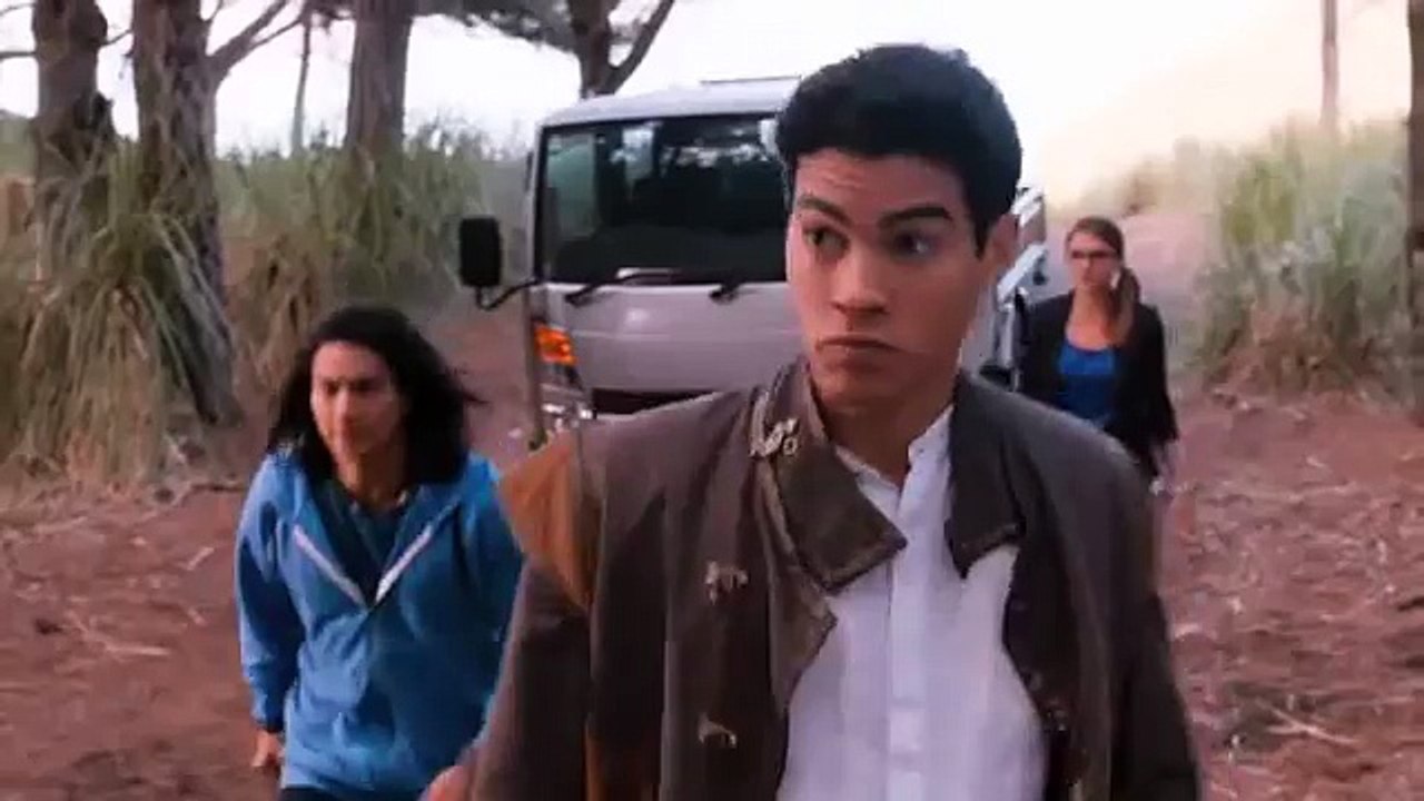 Sneak Peek 1: Power Rangers Dino Super Charge When Evil Stirs