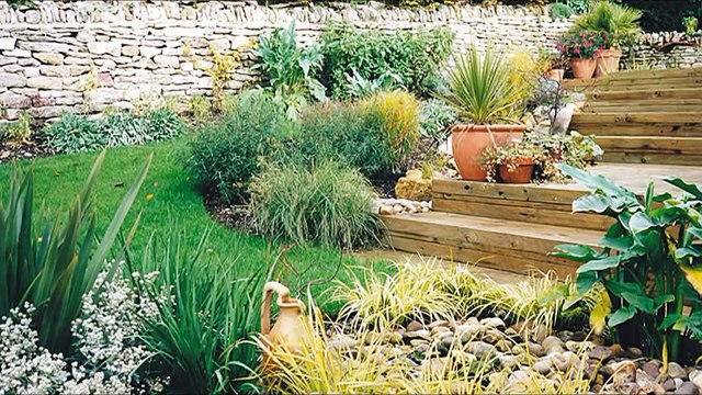 Ступени в саду