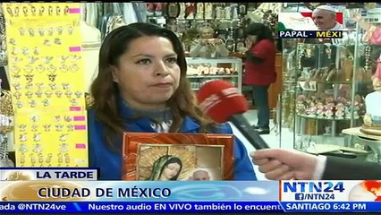 Ciudadanos mexicanos venden artículos conmemorativos y esperan con ansias la llegada del Papa Francisco