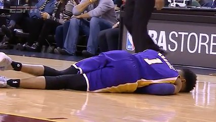 LeBron James' Pass Nails D'Angelo Russell In the Nuts