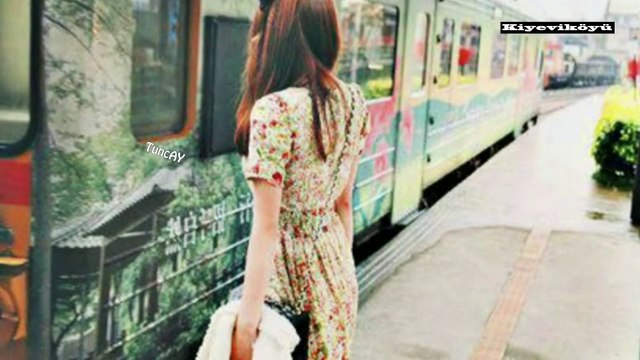 Müşerref Akay & Gece Kirpikli Kadın Aşkıma Siyah Bakma