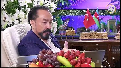 Hadis: Münafık herkesin kendisine iyi davranmasını ister.