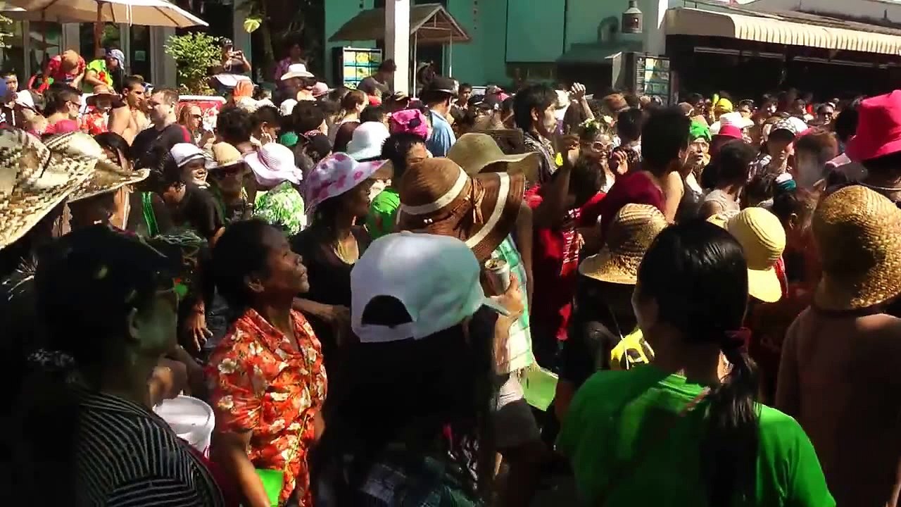 wet and wild songkran 2015 beach road pattaya thailand