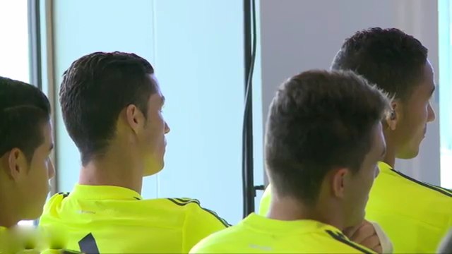 James Rodríguez Las risas de James durante un acto del Real Madrid