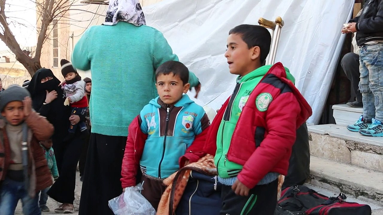 Syrians turned back at Turkish border return to Aleppo province