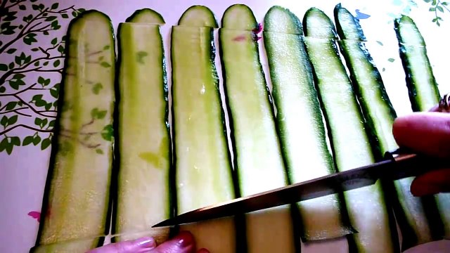 Украшения из огурца. Бант. Decoration of cucumber. Bow. Украшения из овощей!
