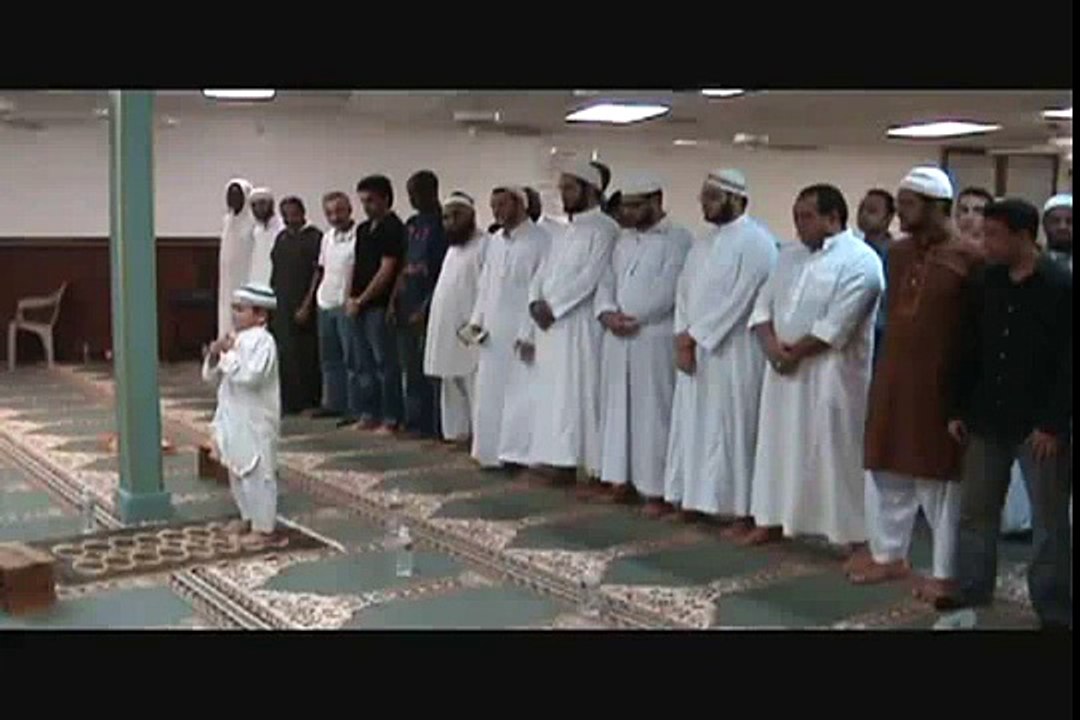 Amazing Qur'an recitation by a young child (Surah Al-Mujadilah)