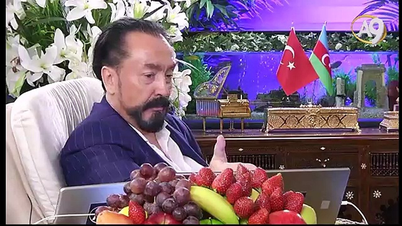 Hadis; Münafık herkesin kendisine iyi davranmasını ister.