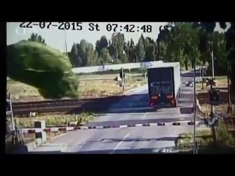 Повезло так повезло-родился в рубашке. Смотреть всем!