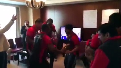 Chris Gayle Dances on Lahore Qalandar Song with Azhar Ali PSL 2016 mkhan6131