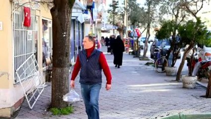 Berber Kadın, Müşteriler Erkek